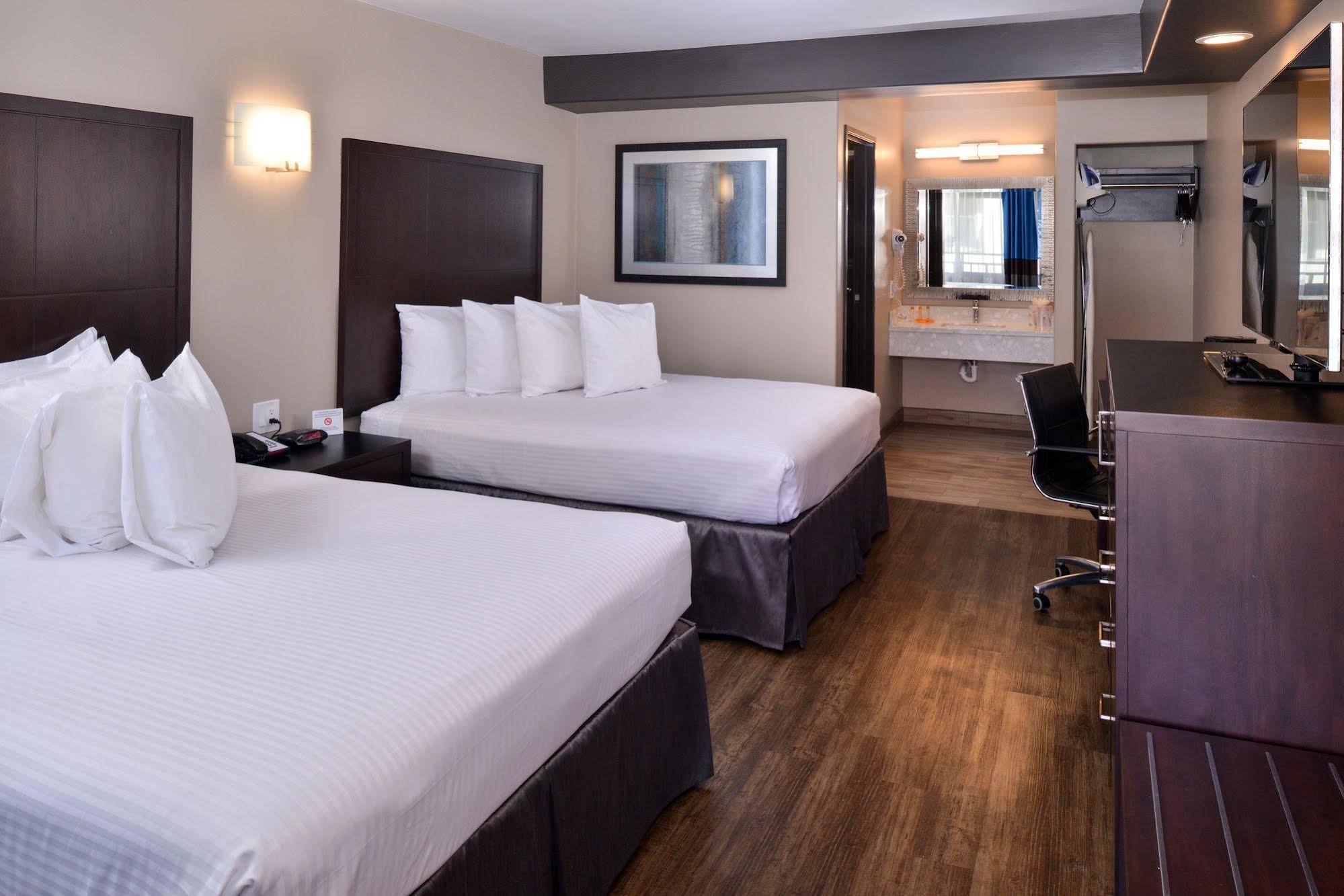 Hotel Tarzana Los Angeles