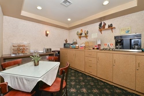 Tarzana 3*